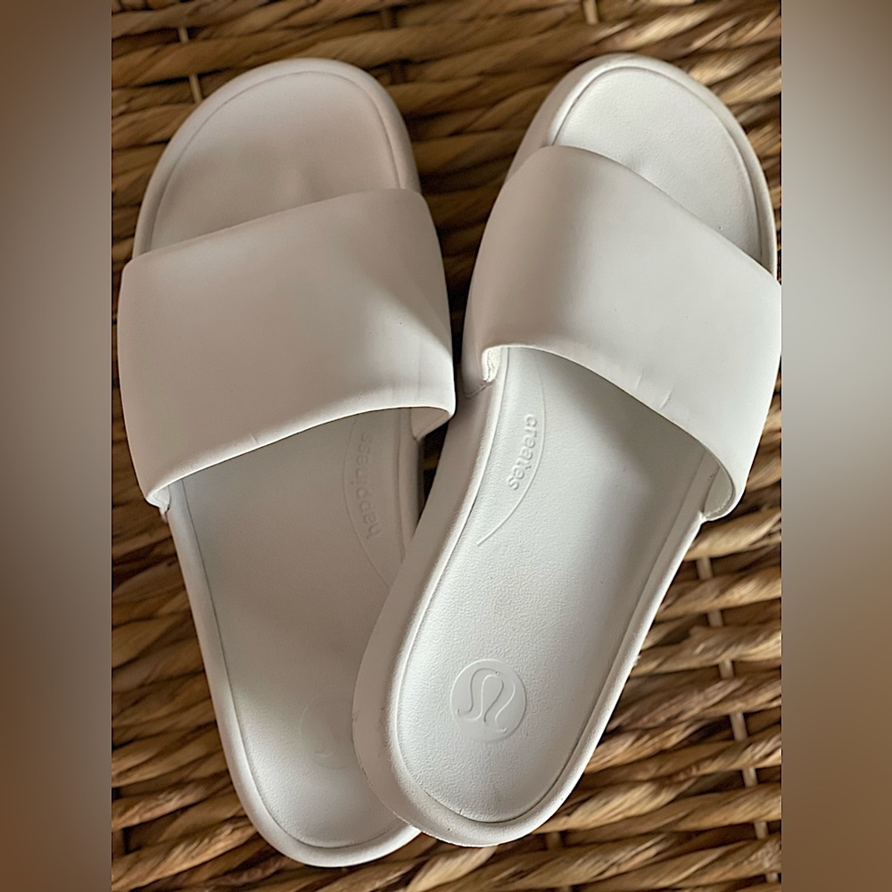 Lululemon — Restfeel Women’s Slide
